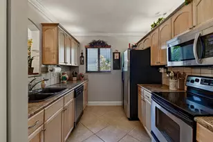 2130 NE 9th Ave, Wilton Manors, FL 33305 - Photo 9