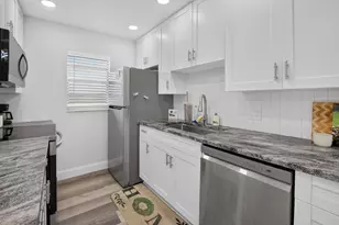 689 NE 6th Ct, Boynton Beach, FL 33435 - Photo 11