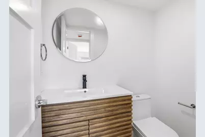 1023 Guildford #B, Boca Raton, FL 33434 - Photo 11