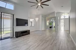10201 Lexington Lakes Blvd N, Boynton Beach, FL 33436 - Photo 7