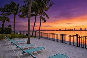 1030 Lake Shore Dr, West Palm Beach, FL 33403 - Photo 3
