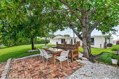 7951 W Lake Drive, Lake Clarke Shores, FL 33406 - Photo 65
