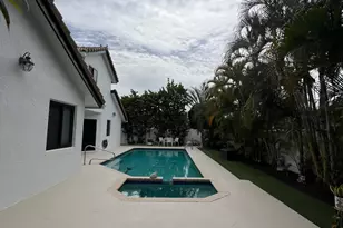 349 Seneca Ln, Boca Raton, FL 33487 - Photo 15