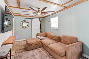 623 SW 35th St, Palm City, FL 34990 - Photo 3