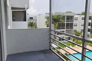 2998 Sunrise Lakes Dr E, Sunrise, FL 33322 - Photo 19