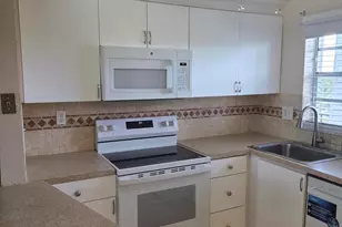 2998 Sunrise Lakes Dr E, Sunrise, FL 33322 - Photo 5