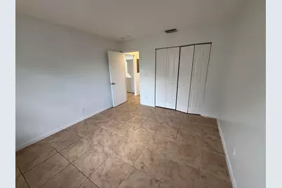 1941 NW 14th Avenue #D, Fort Lauderdale, FL 33311 - Photo 5