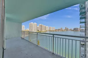 301 174th St, Sunny Isles Beach, FL 33160 - Photo 13