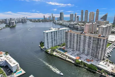 301 174th Street #1401, Sunny Isles Beach, FL 33160 - Photo 1