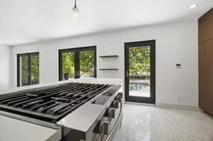2001 N Victoria Park Rd, Fort Lauderdale, FL 33305 - Photo 11
