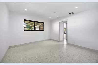 2001 N Victoria Park Road, Fort Lauderdale, FL 33305 - Photo 15