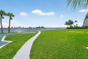501 Lake Shore Dr, Lake Park, FL 33403 - Photo 3