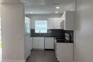 2930 Crosley Dr E, West Palm Beach, FL 33415 - Photo 11