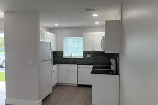 2930 Crosley Dr E, West Palm Beach, FL 33415 - Photo 5