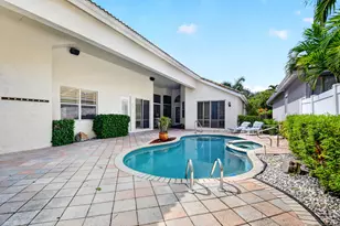 10694 Greenbriar Villa Dr, Lake Worth, FL 33449 - Photo 5