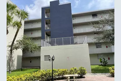 10000 NW 80th Court #2534, Hialeah Gardens, FL 33016 - Photo 1