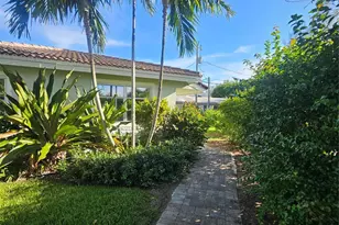 2110 NE 41st St, Lighthouse Point, FL 33064 - Photo 3