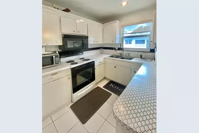 68 Stratford E, West Palm Beach, FL 33417 - Photo 3