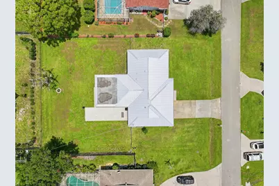 409 SE Gasparilla Avenue, Port Saint Lucie, FL 34983 - Photo 7