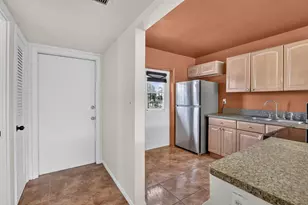 2200 Park Ln, Hollywood, FL 33021 - Photo 13