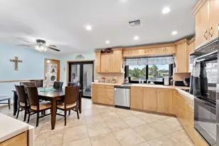 10349 SW 49th Manor, Cooper City, FL 33328 - Photo 11