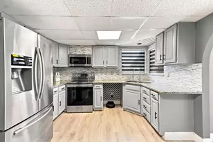 450 SE Thornhill Dr, Port Saint Lucie, FL 34983 - Photo 5