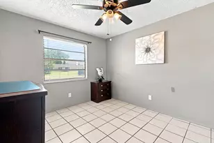 450 SE Thornhill Dr, Port Saint Lucie, FL 34984 - Photo 23