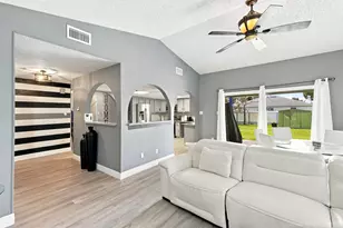 450 SE Thornhill Dr, Port Saint Lucie, FL 34984 - Photo 13