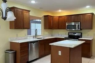 992 Ridgeland Path, The Villages, FL 32162 - Photo 13