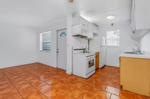 421 NE 1st St, Hallandale Beach, FL 33009 - Photo 15