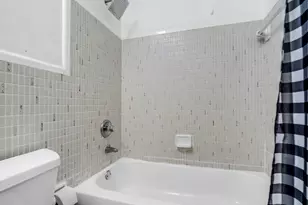 421 NE 1st St, Hallandale Beach, FL 33009 - Photo 21