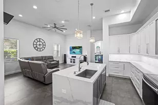 455 Cresta Cir, West Palm Beach, FL 33413 - Photo 27