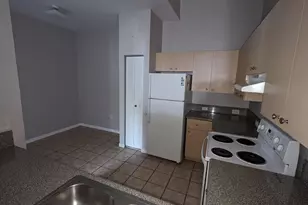260 Crestwood Cir, Royal Palm Beach, FL 33411 - Photo 5
