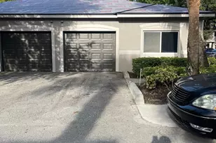 260 Crestwood Cir, Royal Palm Beach, FL 33411 - Photo 3