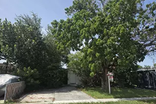 207 SE 7th St, Dania Beach, FL 33004 - Photo 3