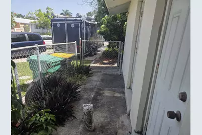 207 SE 7th Street, Dania Beach, FL 33004 - Photo 21
