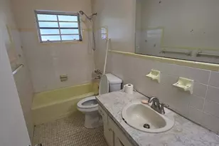 207 SE 7th St, Dania Beach, FL 33004 - Photo 13