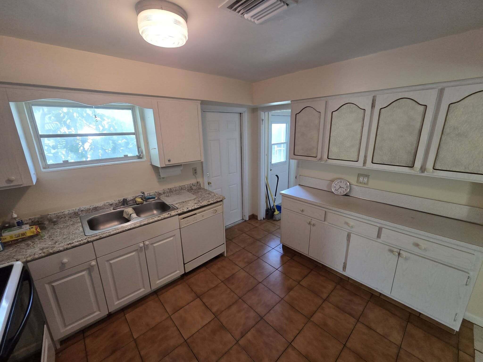 207 SE 7th St - 207 SE 7th St, Dania Beach, FL 33004 Luxury Property | Jose Angel Pina