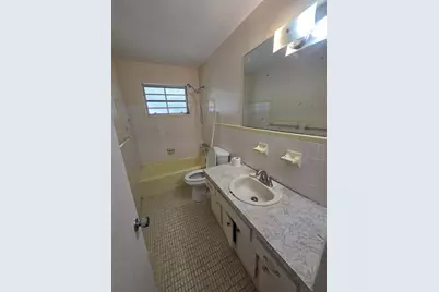 205 SE 7th Street, Dania Beach, FL 33004 - Photo 11