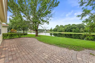 6752 Osage Circle, Greenacres, FL 33413 - Photo 9
