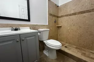 2000 NE 17th St, Fort Lauderdale, FL 33305 - Photo 9
