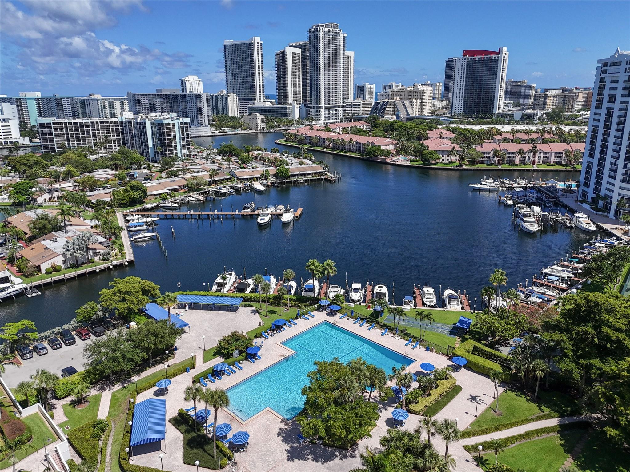 2500 Parkview Dr #1710 main architectural view