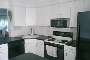 460 Paradise Isle Blvd, Hallandale Beach, FL 33009 - Photo 5
