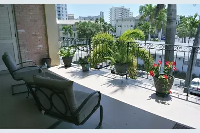 460 Paradise Isle Boulevard #301, Hallandale Beach, FL 33009 - Photo 25