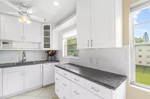 74 Mansfield B, Boca Raton, FL 33434 - Photo 23