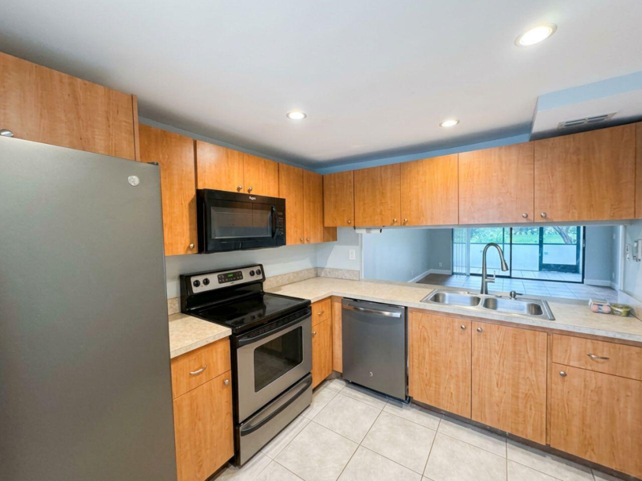 7340 NW 1st St #103 main architectural view
