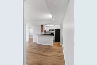 760 Executive Center Drive #32, West Palm Beach, FL 33401 - Photo 3