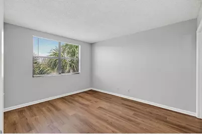 760 Executive Center Drive #32, West Palm Beach, FL 33401 - Photo 7