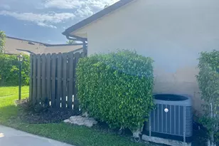 3104 Waterview Cir, Palm Springs, FL 33461 - Photo 3