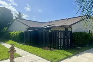 3104 Waterview Cir, Palm Springs, FL 33461 - Photo 1